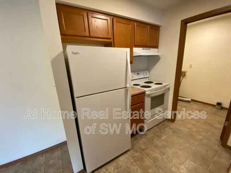 Rent 2 Bedroom Apartment in Ozark with Large Living Space and Parking