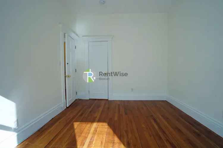 Rent Apartment Unit in Allston with Fitness Center and Easy Transit Access