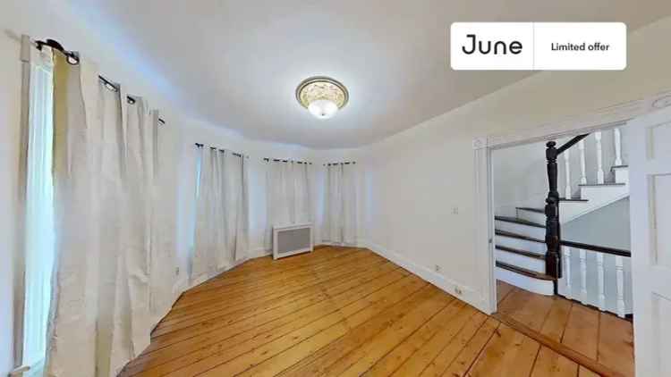 Rent Room Queen in Somerville 4 Bedroom Apartment with Amenities