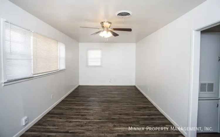 Rent Cozy Apartment Unit in Lubbock with Fenced Yard and Carport