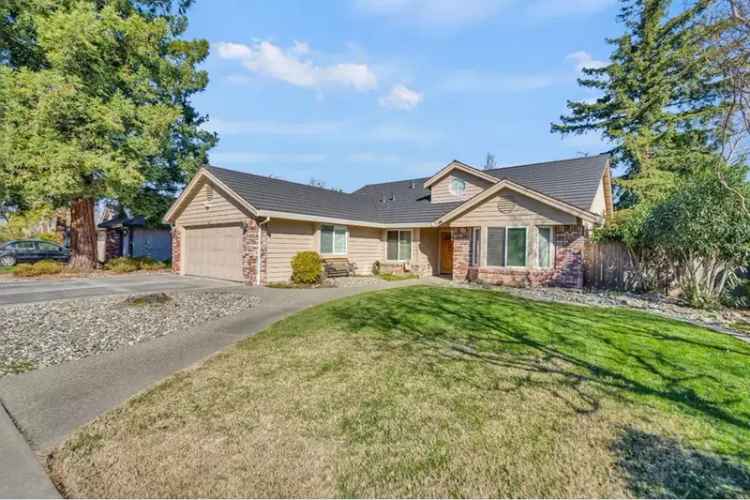 Buy Single Story Home in Laguna Lake Elk Grove with Pool and Spa