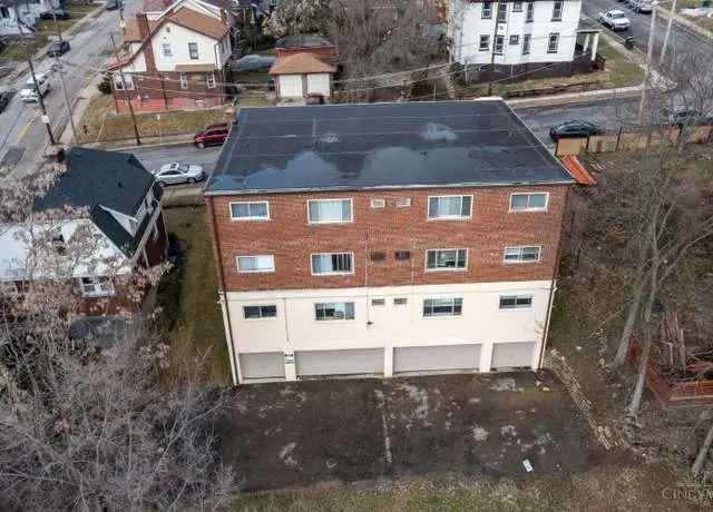 Invest in 12 Unit Apartment Building in Cincinnati with Tenant Parking