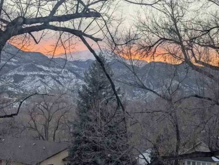 Rent Apartment Unit with Pikes Peak Views in Colorado Springs