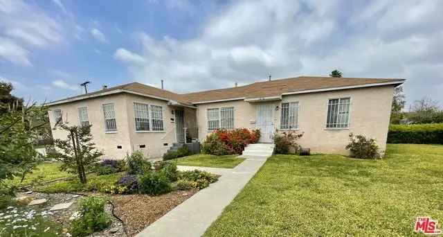 House For Sale in 2609, West 30th Street, Los Angeles, California