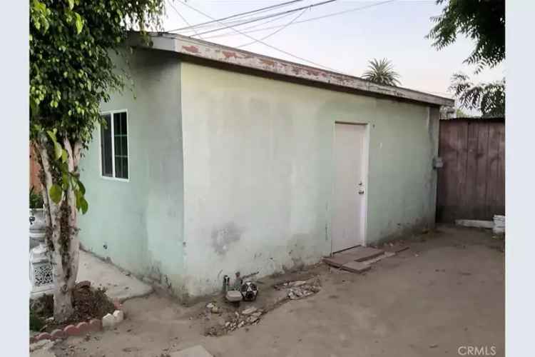 Buy Duplex Property Opportunity with Garage and Yard Space