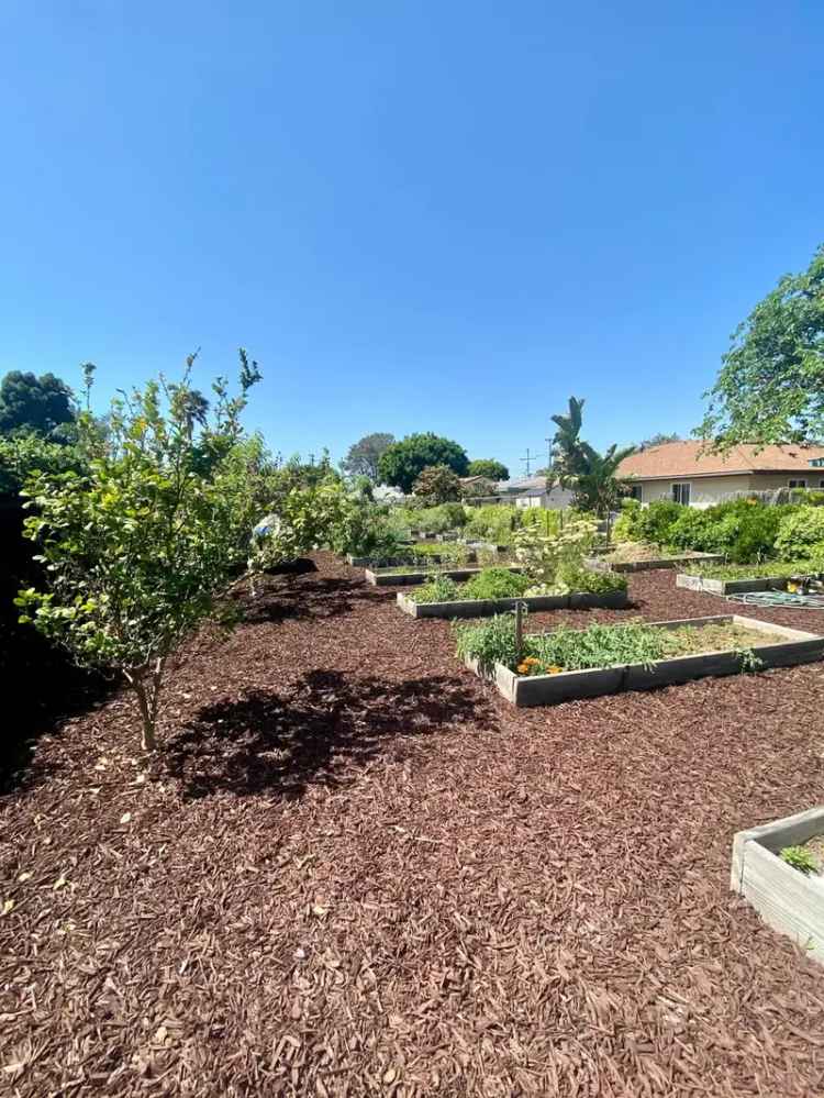 Rent Apartments in Carlsbad with Community Garden and Near Parks