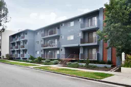 Rent Apartment in Brentwood with Modern Features and Great Amenities