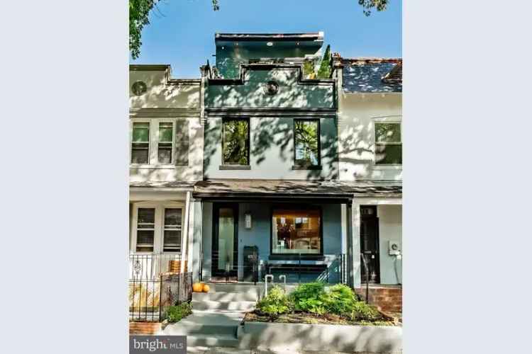 Open House for Sale: Contemporary 3-Bed Home in 11th Street Heights