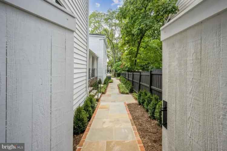 House For Sale in 3418, Reservoir Road Northwest, Washington, District of Columbia