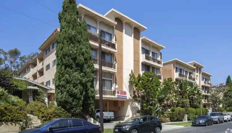 Rent Apartment in Brentwood with Heated Pool and Renovated Units