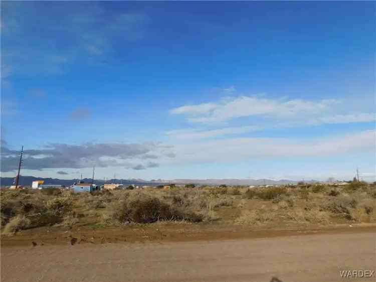 Land For Sale in 4143, Bullhead City-Kingman Highway, Golden Valley, Arizona