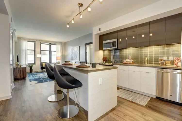 Rent Luxury Apartments in Downtown Bethesda Maryland with Modern Conveniences