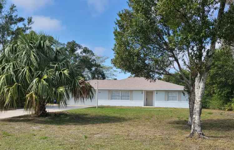 Rent Lakefront Home in Deltona with Boat Dock and Florida Room