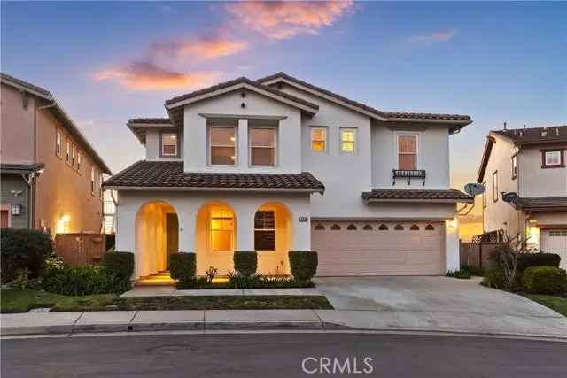 House For Sale in 2329, Promontory Drive, Signal Hill, California