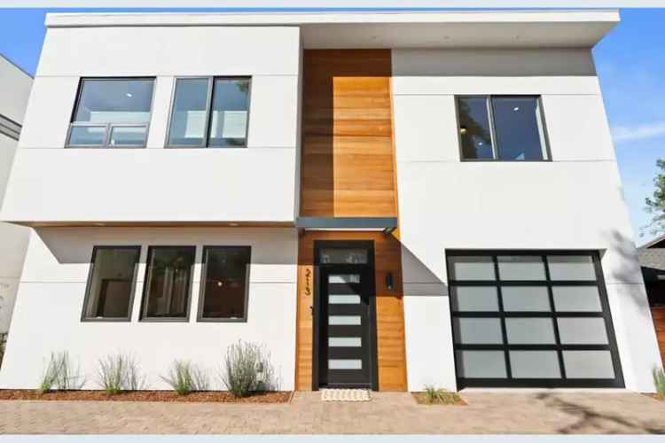 Buy New Construction Home with Luxurious Features in Fairmount