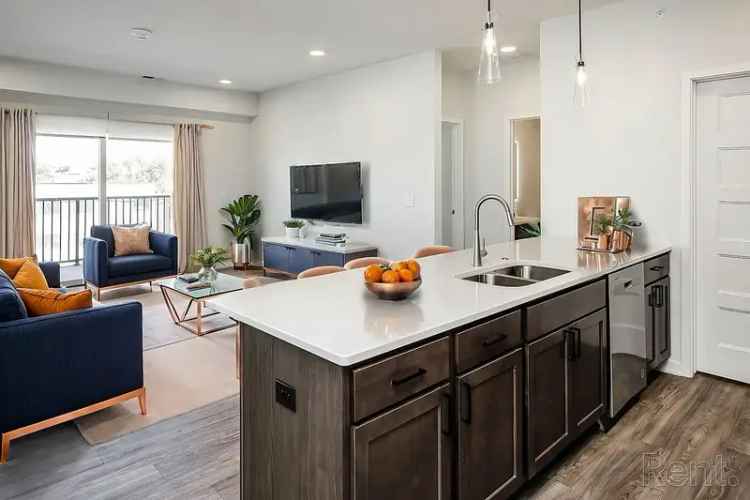 Rent Upscale Apartments in West Omaha with Modern Features