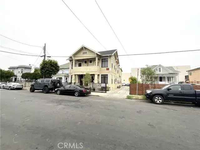 House For Sale in 134, East 31st Street, Los Angeles, California