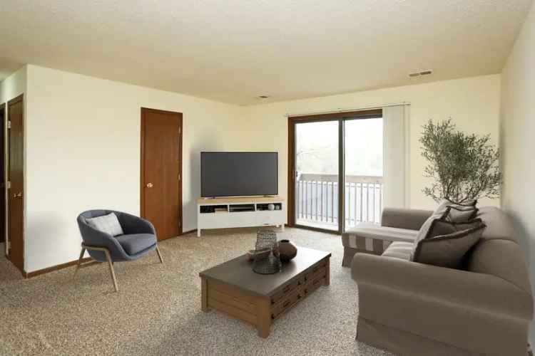 Rent Luxury Apartments in Davenport with Spacious Floor Plans and Fireplaces