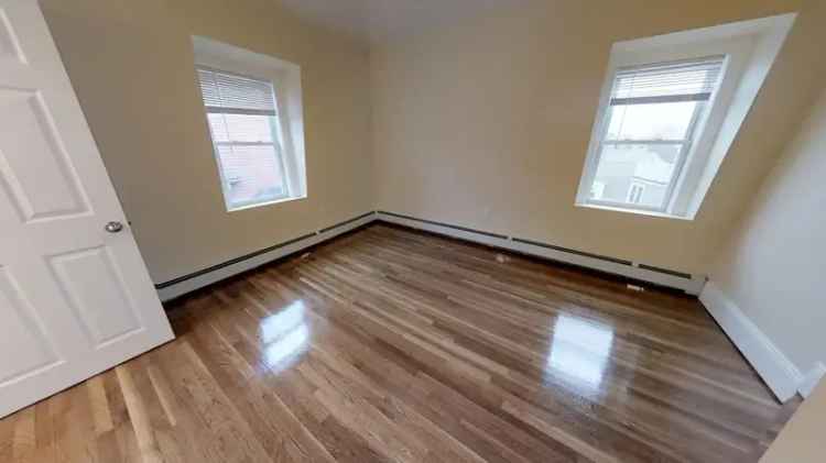 Rent Spacious 2 Bedroom Apartment in Somerville with Modern Features