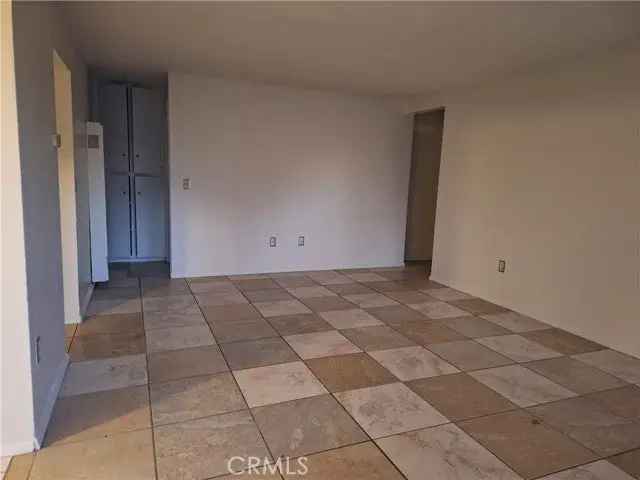 House For Sale in 315, South Mistletoe Avenue, San Jacinto, California