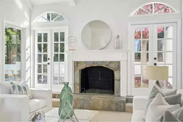 House For Sale in 6, Village Circle, Manhattan Beach, California