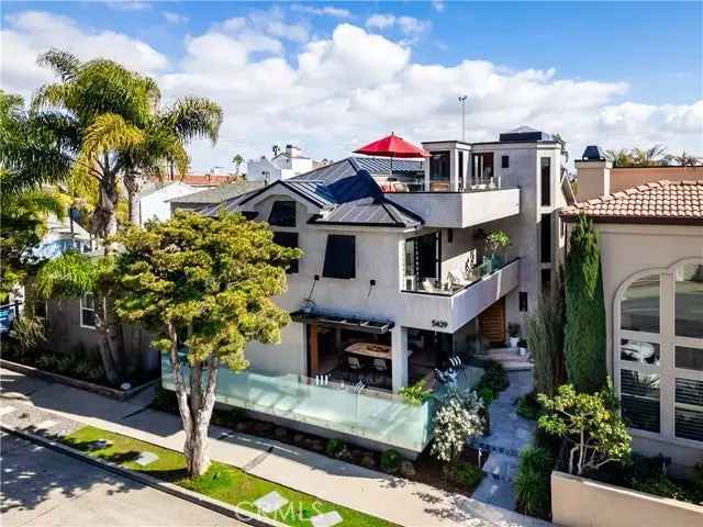 House For Sale in Long Beach, California