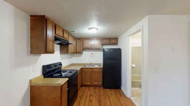 Rent Apartments with Community Pool and Basketball Court in Lexington KY