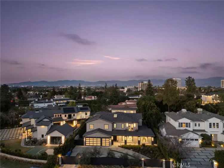 House For Sale in 15547, Valley Vista Boulevard, Los Angeles, California