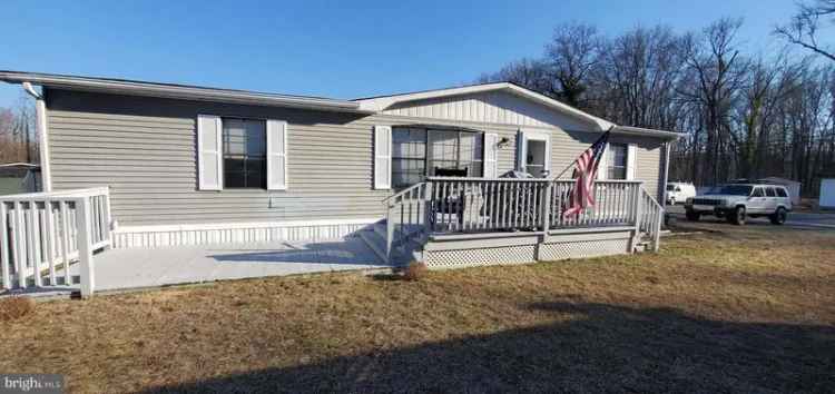 Affordable buy double wide in Bush River Manor with 3 beds and 2 baths