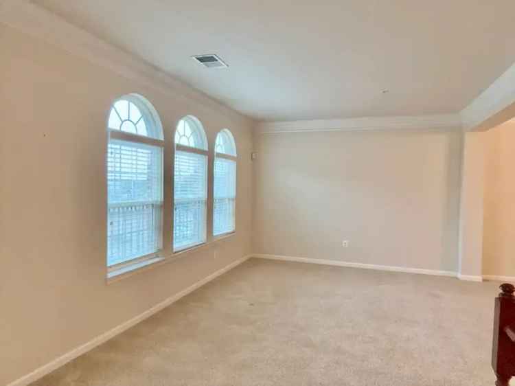 Townhouse for Rent Near Fort Meade with Gourmet Kitchen and Family Room