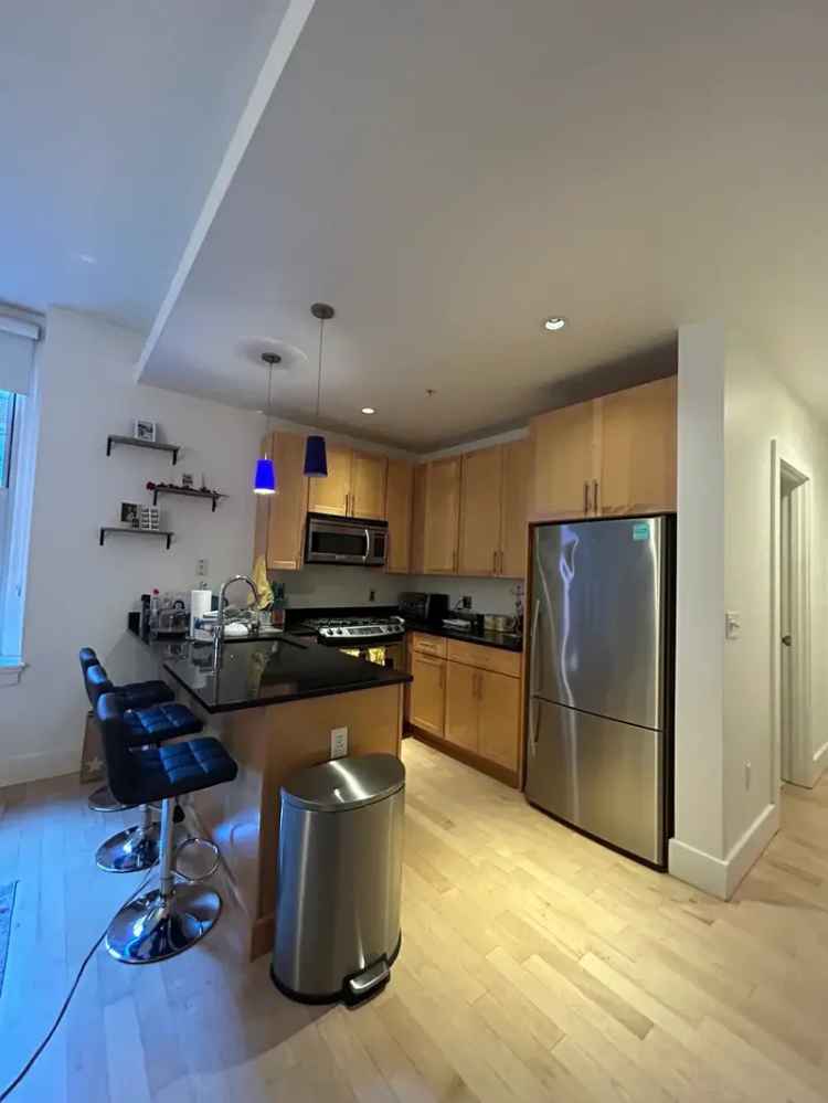 Rent Modern Studio Apartment in Downtown Boston with Great Features