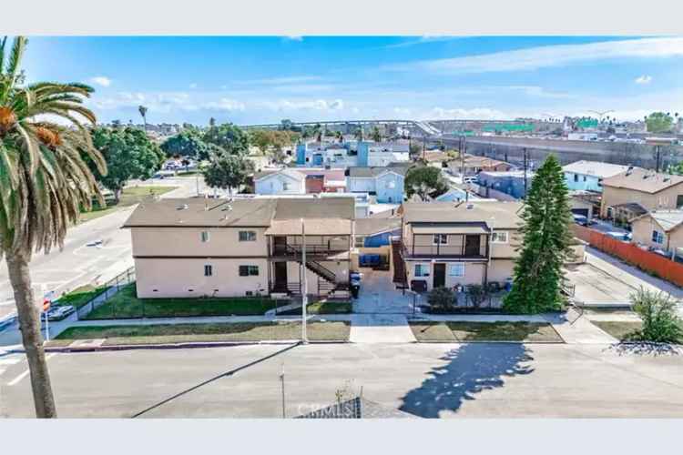 Buy quadruplex in Los Angeles with four vacant units for investment