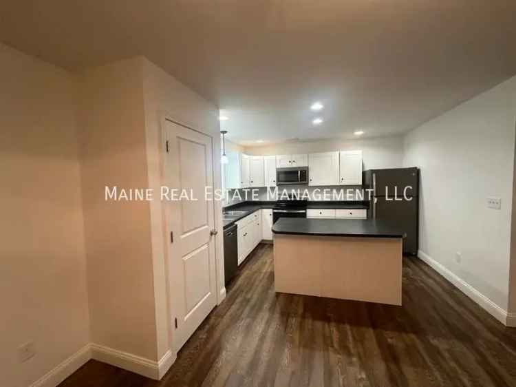 Rent Apartment Unit in Swan Village with 3 Bedrooms and 2.5 Baths