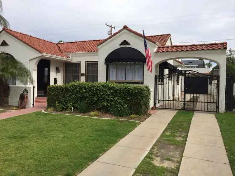 Rent Historic Home in Anaheim 3 Beds 2 Baths with Modern Features