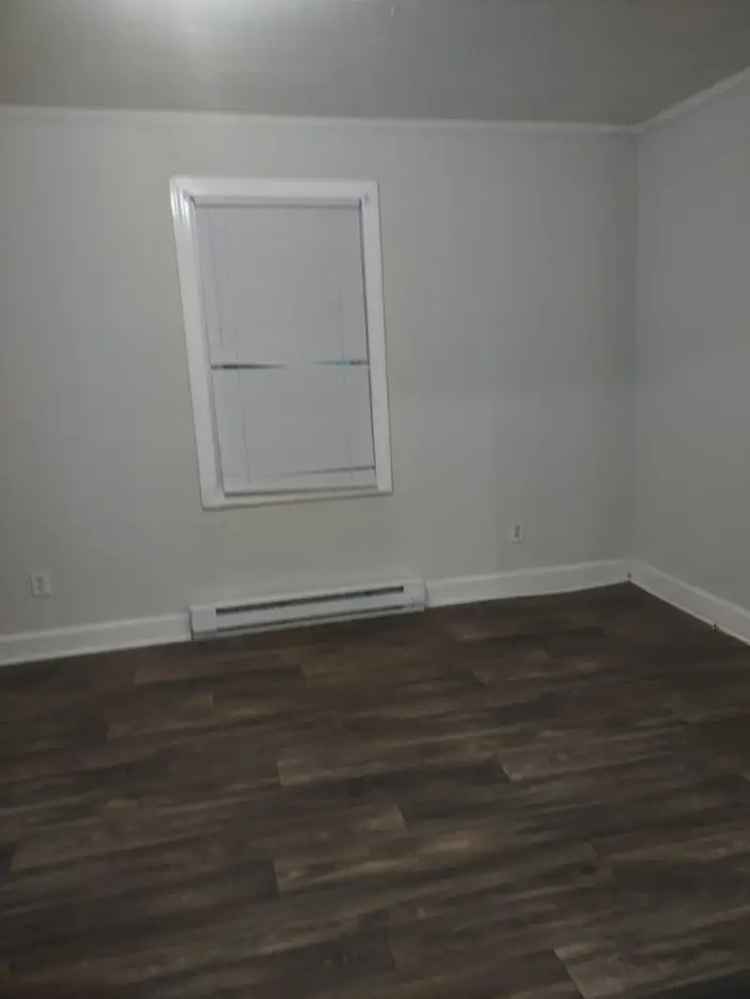 Rent Apartment Unit Freshly Painted and Upgraded in Great Location