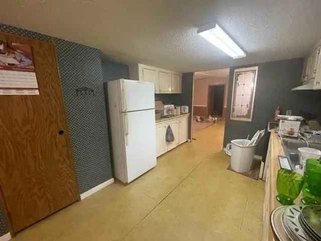 Buy mobile home with 3 beds 2 baths in convenient Tillmans Corner