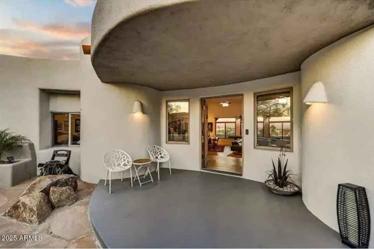 Luxury Desert Estate for Sale in Arizona with Panoramic Views and Resort Amenities