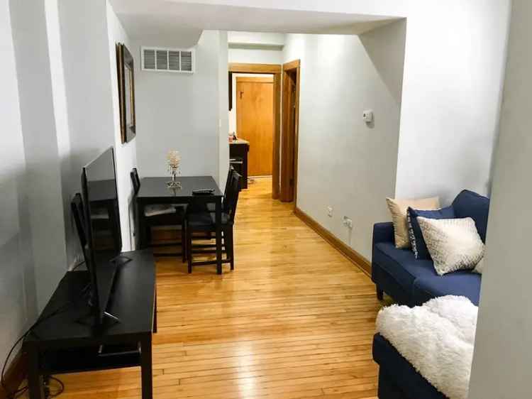 Rent Modern Apartments in Vibrant Logan Square with Spacious Layouts