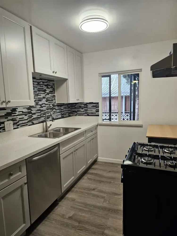 Apartment for Rent in Hollywood with New Appliances and Storage