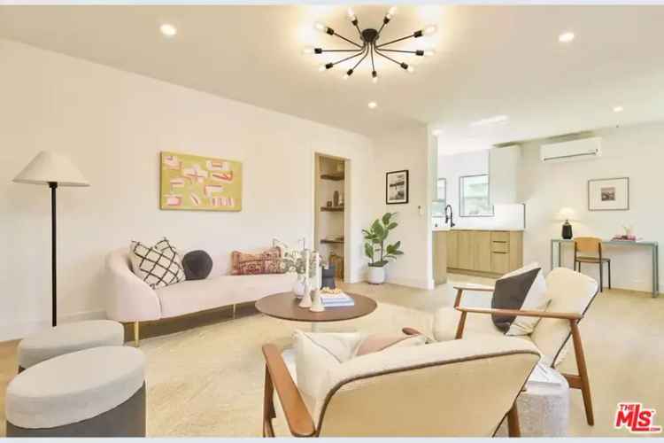 Buy Duplex in Venice Beach with Renovated Features and Endless Potential