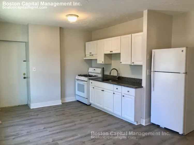 Rent Amazing 2nd Floor Apartment Unit with 2 Beds and Pet Friendly Features