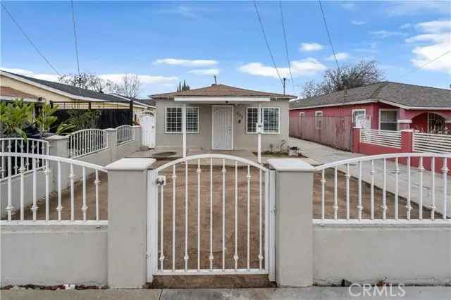 House For Sale in 333, East 121st Street, California