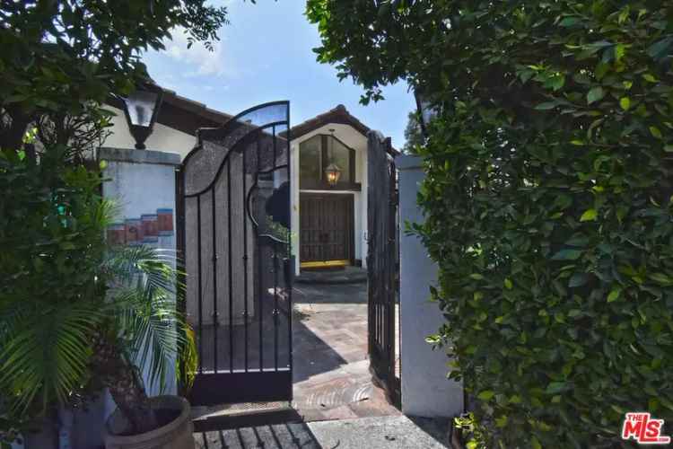 House For Sale in 2901, Benedict Canyon Drive, Beverly Hills, California