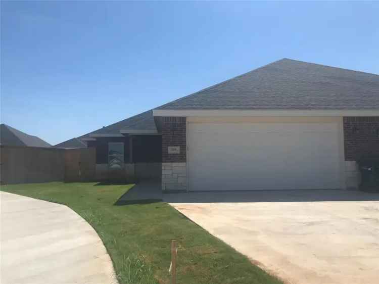 Rent Duplex near Wylie East Elementary School with Modern Features