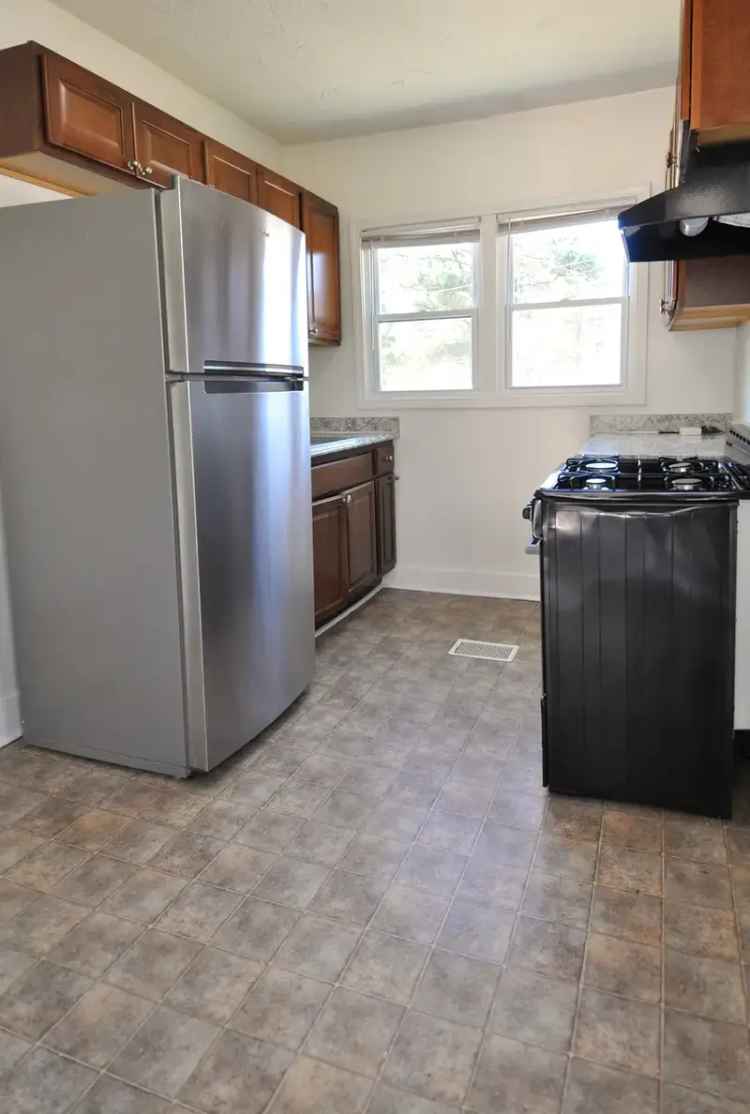 Rent Cute House Near East Lake Golf Club with Renovations and Features