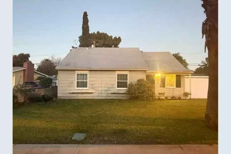 Fixer Upper Investment Opportunity in Favorable Location