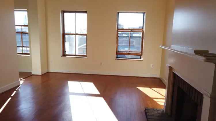 Rent Apartment Near Zeigler Park Downtown with City Life Features