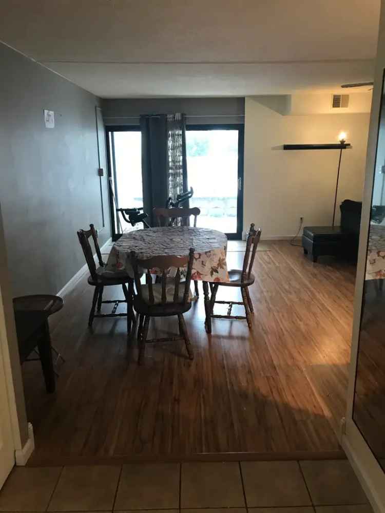 Rent Modern Apartment Unit 2 Bedrooms Cozy with Private Balcony