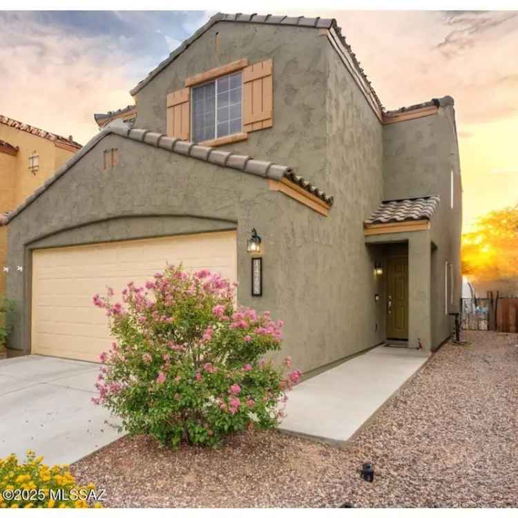 Buy House in Rancho Sahuarita with Amazing Amenities and Spacious Loft