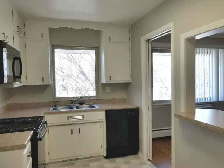 Rent Apartments Highland Park Updated Features Near River Trails